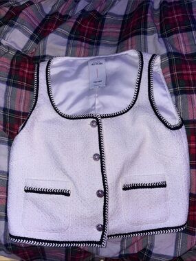 NWOT FABRIQUE BY ALEX ROTIN White Tweed Vest with Black Braid Trims
